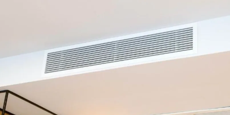 Bocchetta lineare di un climatizzatore canalizzato a controsoffitto
